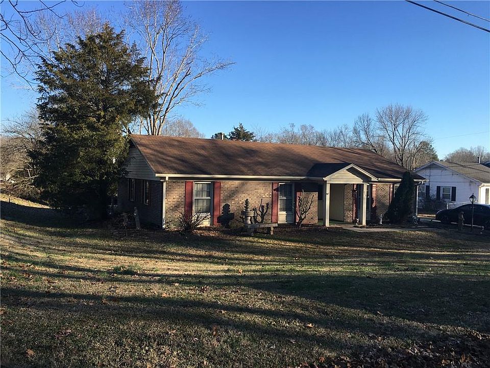 1st image of 513 Alder St