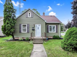 1402 S 19th St, Manitowoc, WI 54220