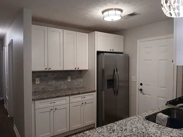 821 Englewood Dr — Photo 7