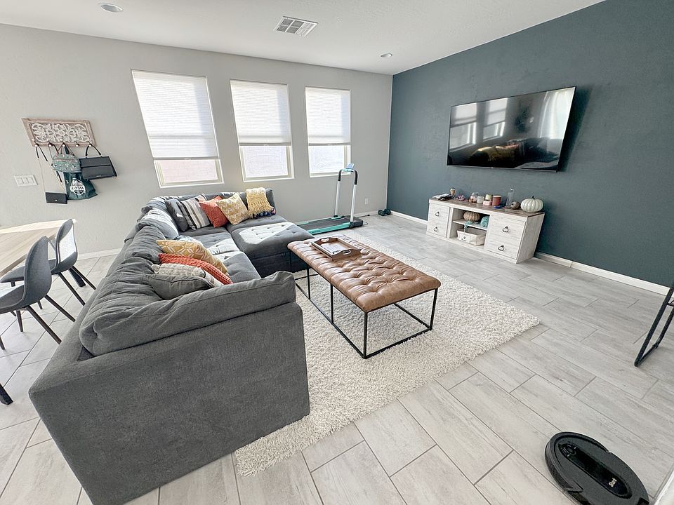 1st image of 237 Zenobia Ct