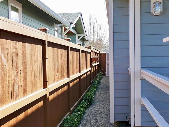 5th image of 8244 Vashon Dr NE