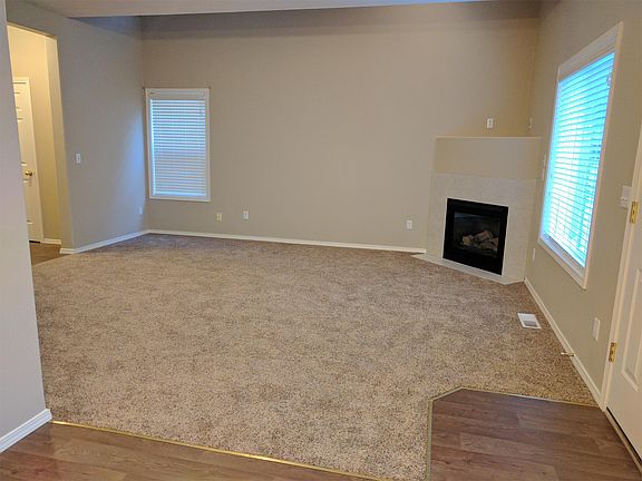 4th image of 2208 NE 163rd Pl