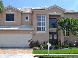 10272 SW 9th Ln, Pembroke Pines, FL 33025