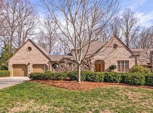 32 Sturbridge Ln, Greensboro, NC 27408