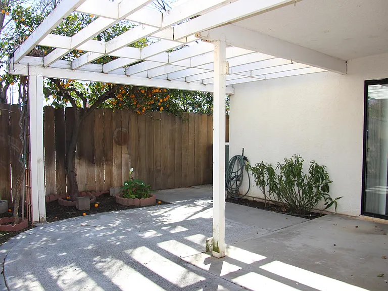 650 Vine Ct — Photo 7