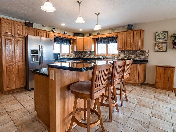 4th image of 208 Christopher Ct