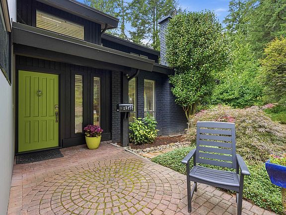 3rd image of 2261 Hill Dr