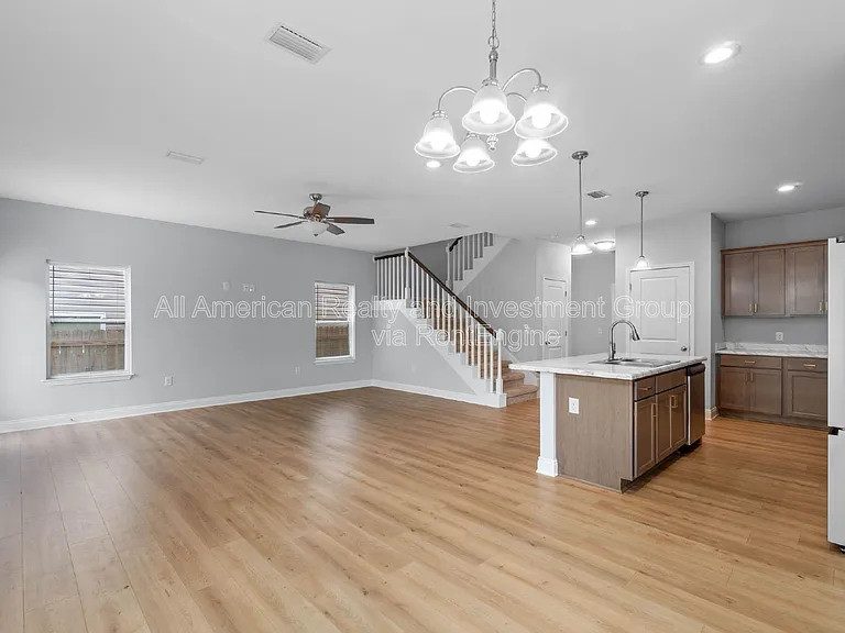 181 Johnson Ct — Photo 9