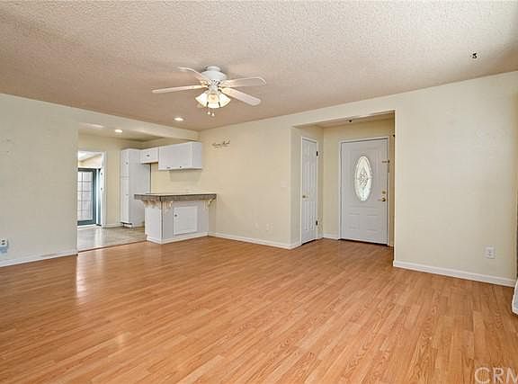 2nd image of 105 Glencrest Ln