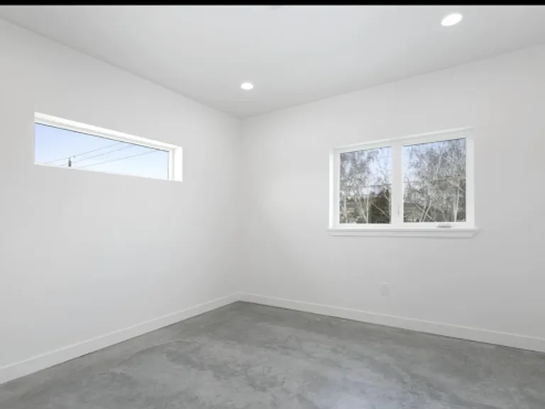 901 Verde Ln — Photo 9