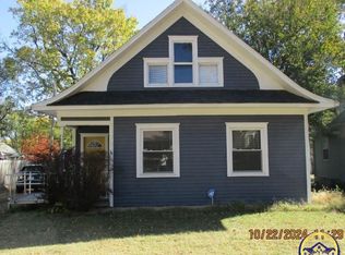 1176 SW Macvicar Ave, Topeka, KS 66604