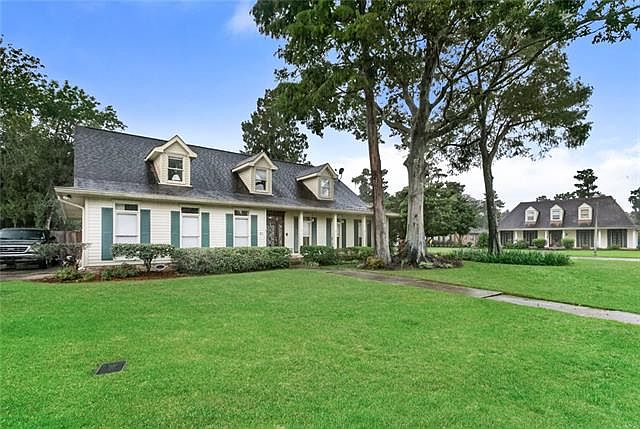 1st image of 61 Belle Helene Dr