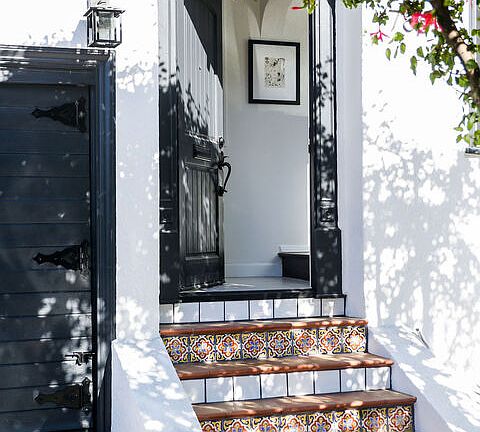 4th image of 7865 Willoughby Ave