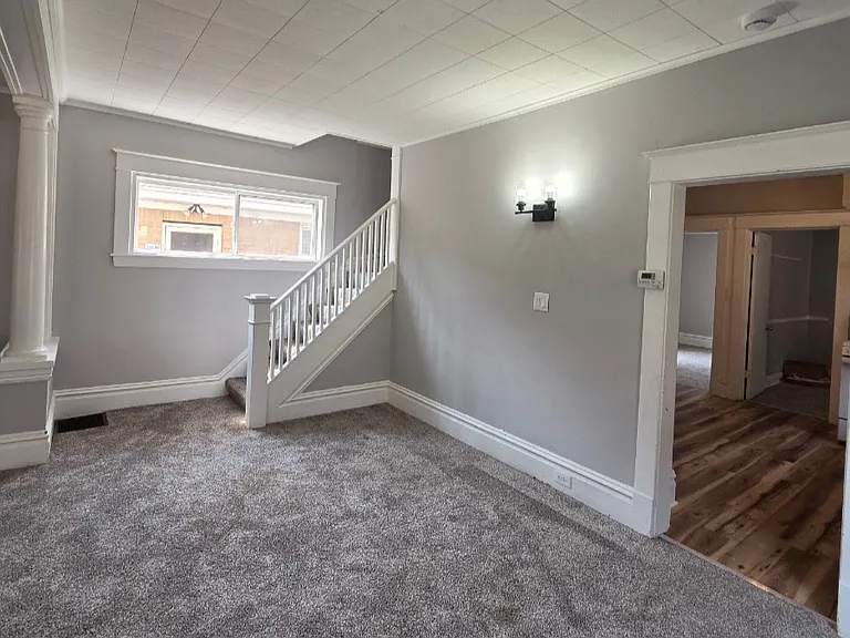635 Worden St SE — Photo 3