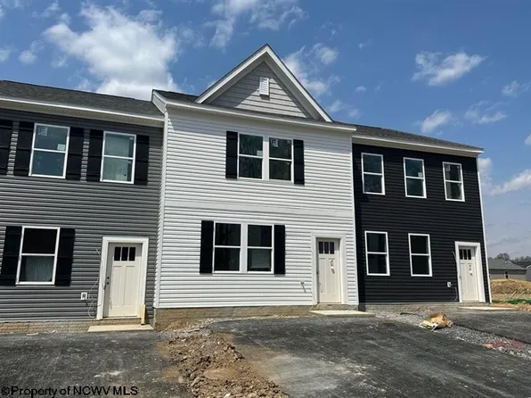 747 Mulligan Ct, Maidsville, WV 26541