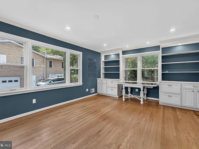 6443 Walters Woods Dr — Photo 20