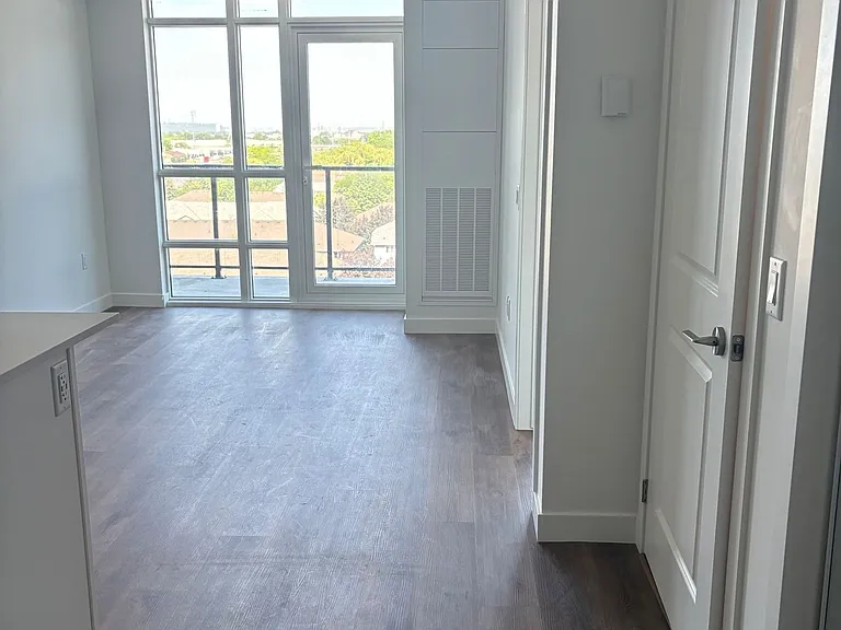 461 Green Rd #706 — Photo 3