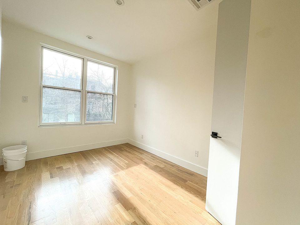 1st image of 920 Myrtle Ave #I2d