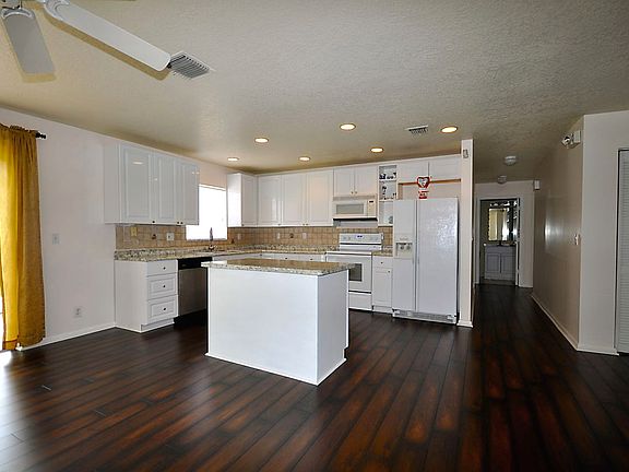 2nd image of 137 Heatherwood Dr