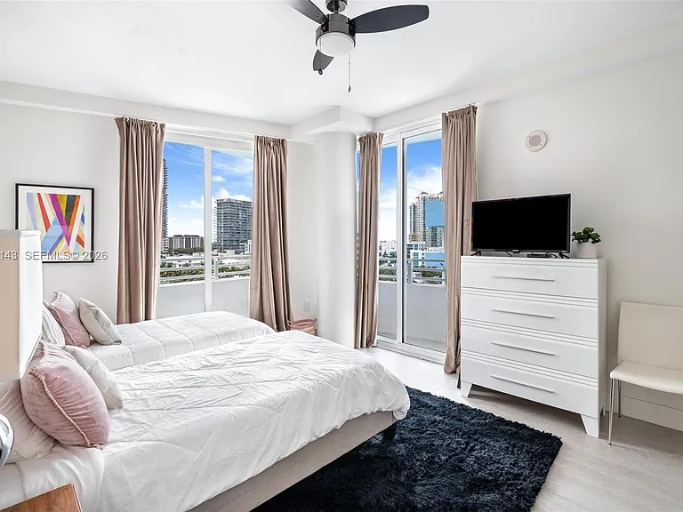 226 Ocean Dr #8F — Photo 30