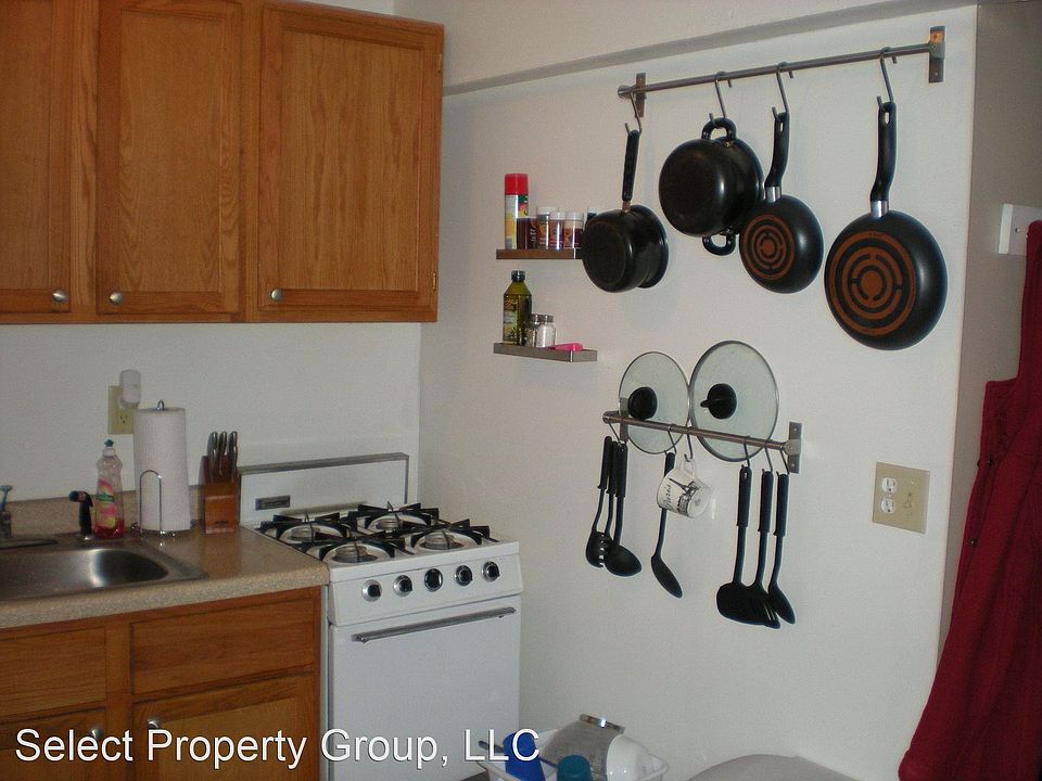 1st image of 1456 N Farwell Ave #3785696