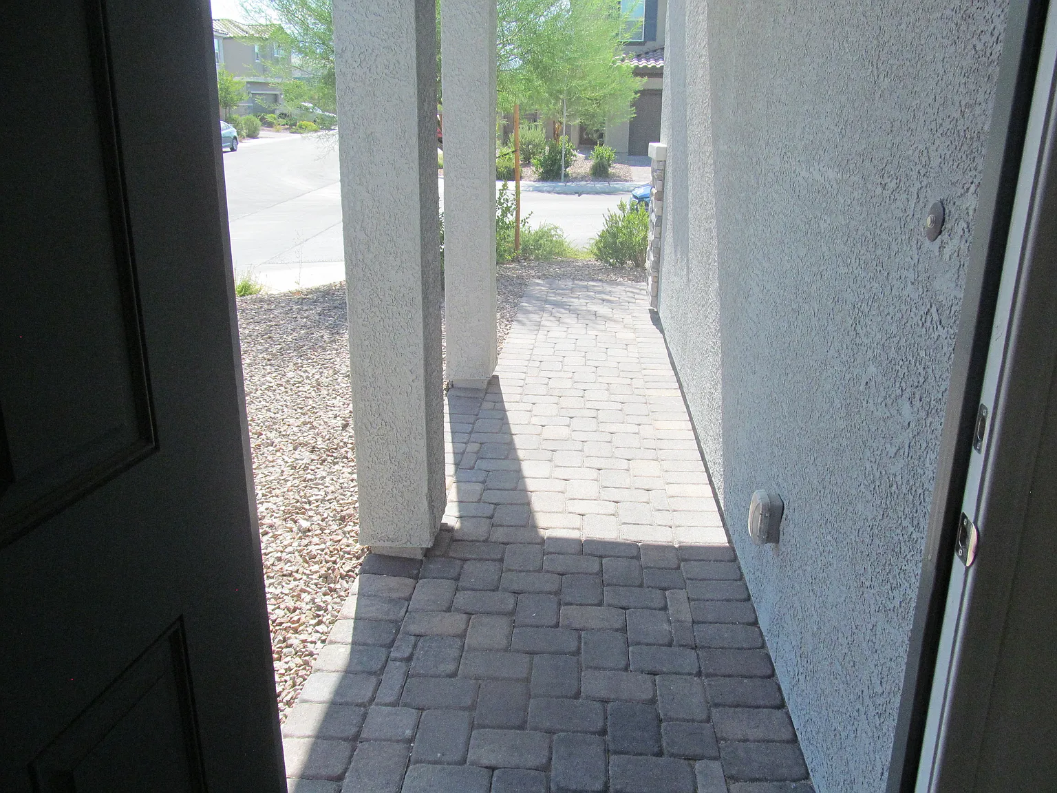 4 bed, 1998 sqft, $2,200 — Photo 3