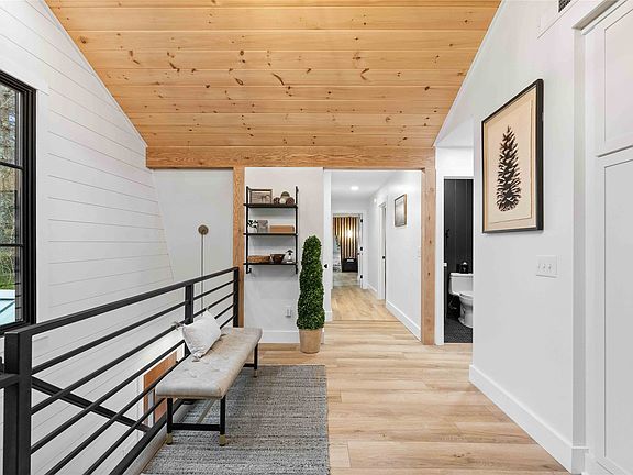 4th image of 194 Tarragon Drive