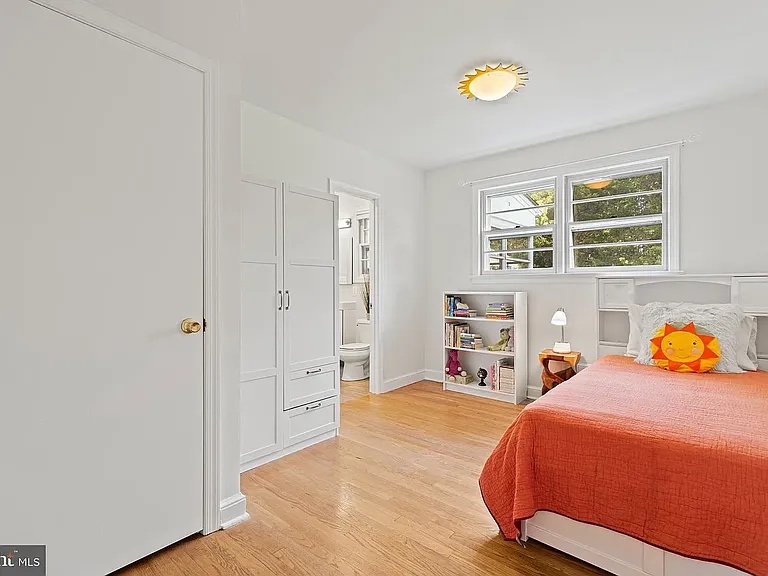 9407 Singleton Dr — Photo 11