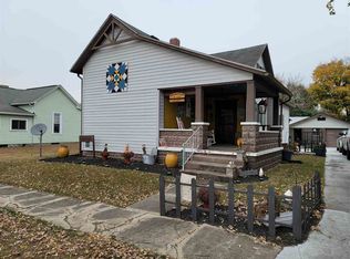 35 N Oak St, Rosedale, IN 47874