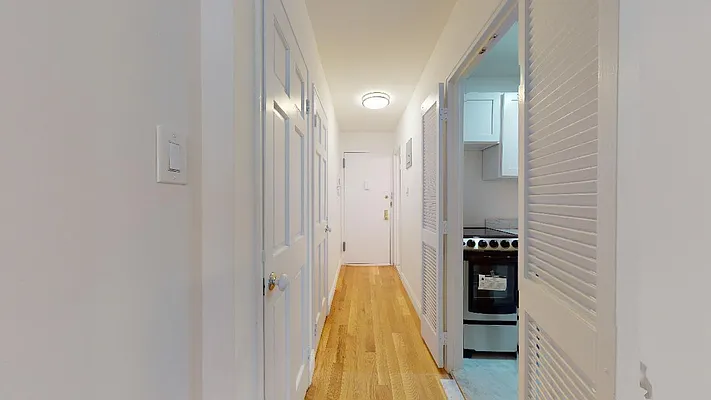 Rented by Bond New York | media 17