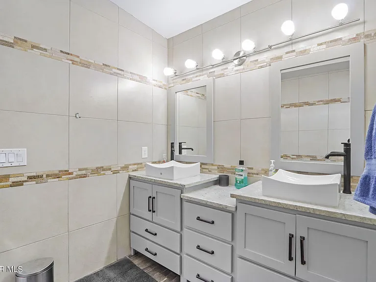359 Mary Jeanne Ln #B-EL — Photo 12