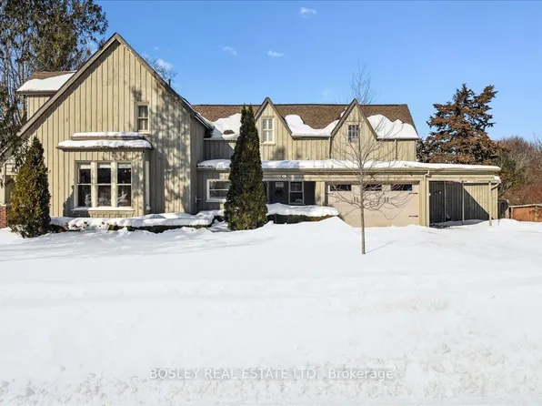 42 Royal Rd, Aurora, ON L4G 1A9