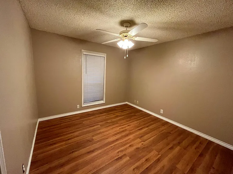 1802 Fairfax Cir — Photo 5