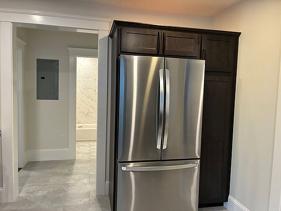 5th image of 139-141 Minot St #139