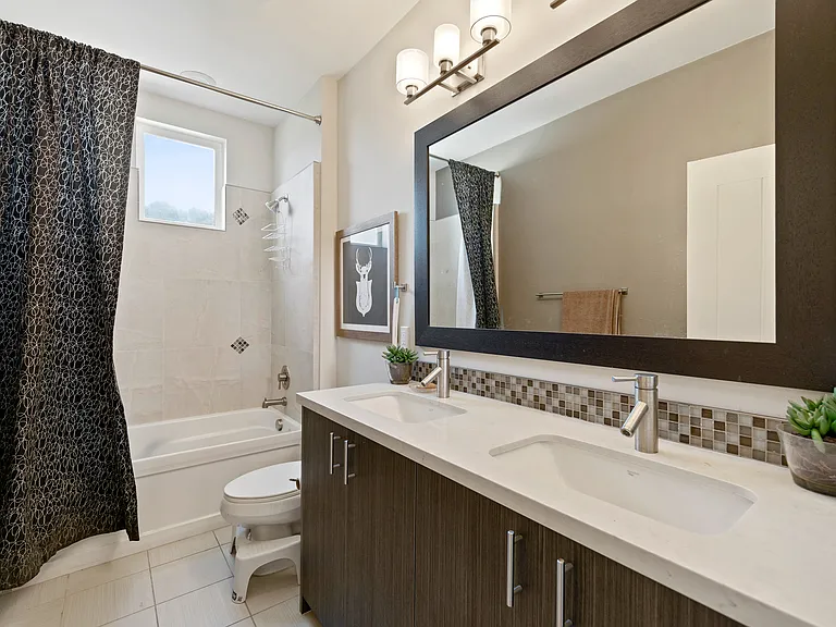 2753 Waverly Dr #510 — Photo 8