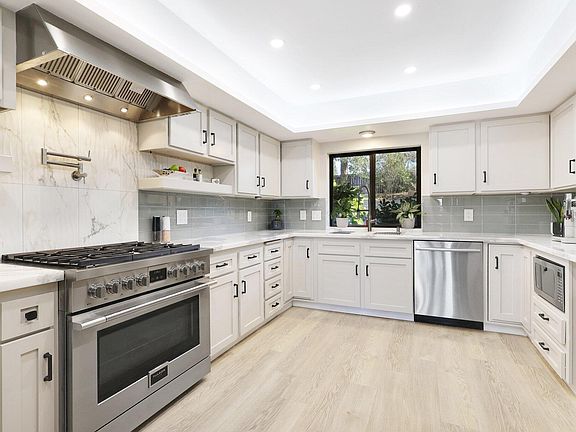 4th image of 3747 Cheryl Dr