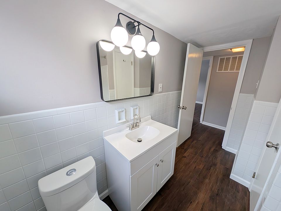 1st image of 120 Cromwell Pl #3