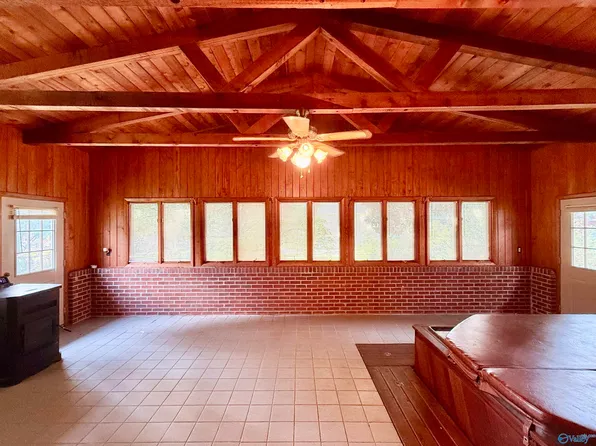 11022 McBride Dr SE, Huntsville, AL 35803