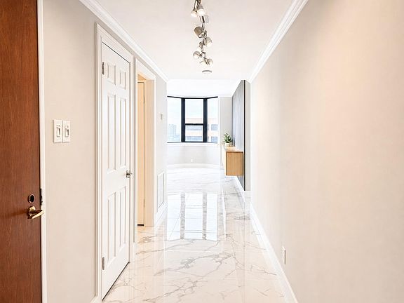 4th image of 651 Bering Dr Unit 1002