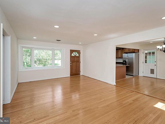 2nd image of 5825 Piedmont Dr