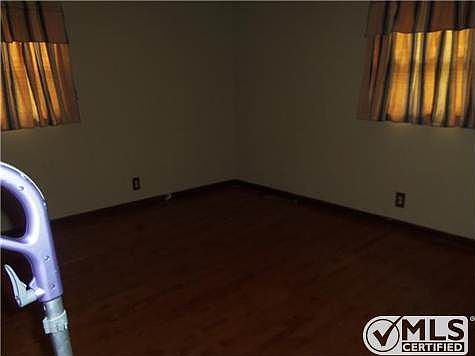 4th image of 105 Clara Dr