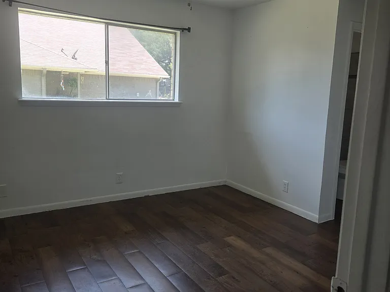 1708 Susan Dr — Photo 3