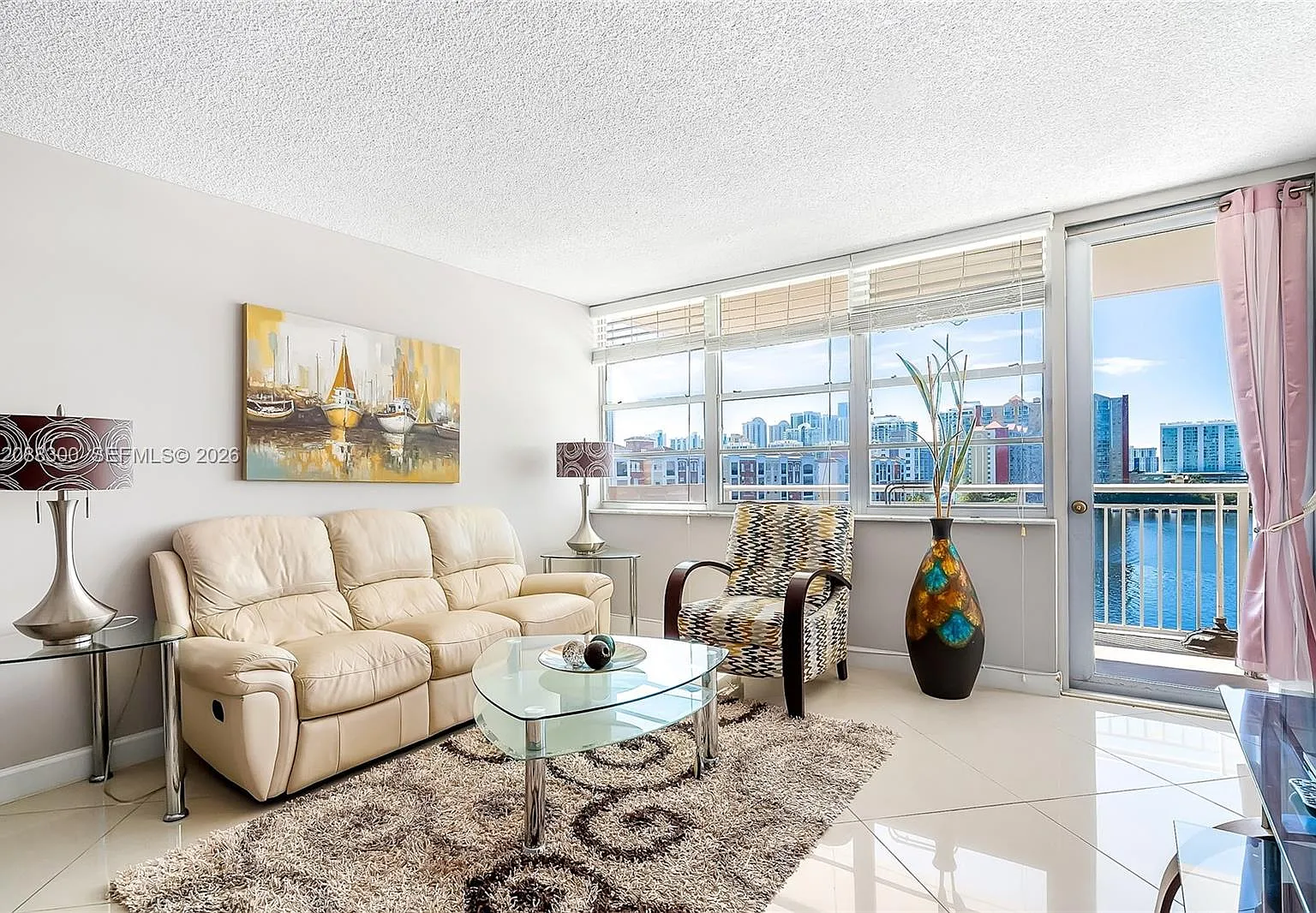 Winston Towers 100 Condo — Photo 4