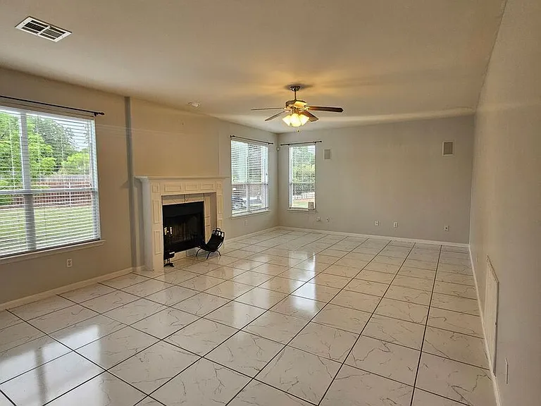 330 Canoe Dr — Photo 5