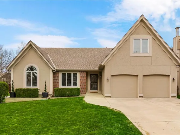 1441 E Meadow Ln, Olathe, KS 66062