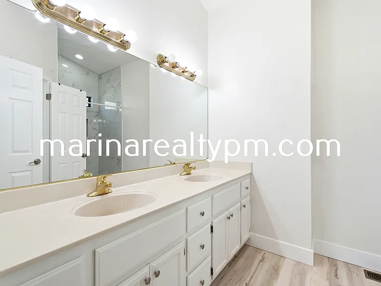 208 Buttercup Cir — Photo 23