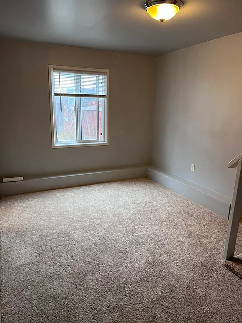 3 bed, 1.5 bath, 800 sqft, $1,700 — Photo 1