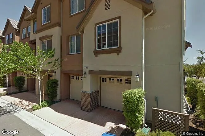 1074 Ruby Ter — Photo 2