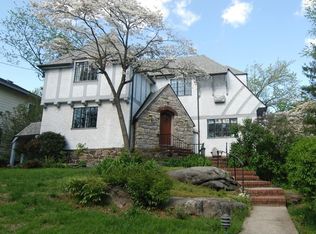 4 Vine Rd, Larchmont, NY 10538