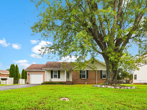 3421 Polly Dr, Clarksville, TN 37042